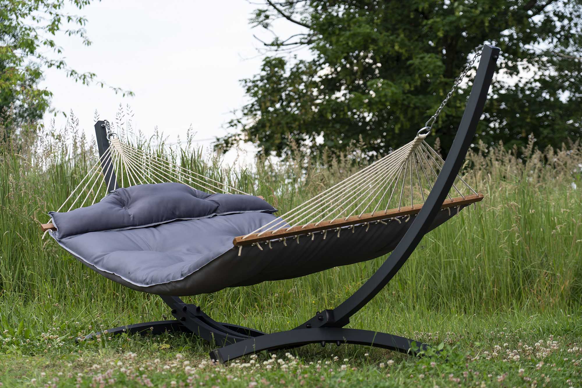 Hamac sur pied matelassé Liora